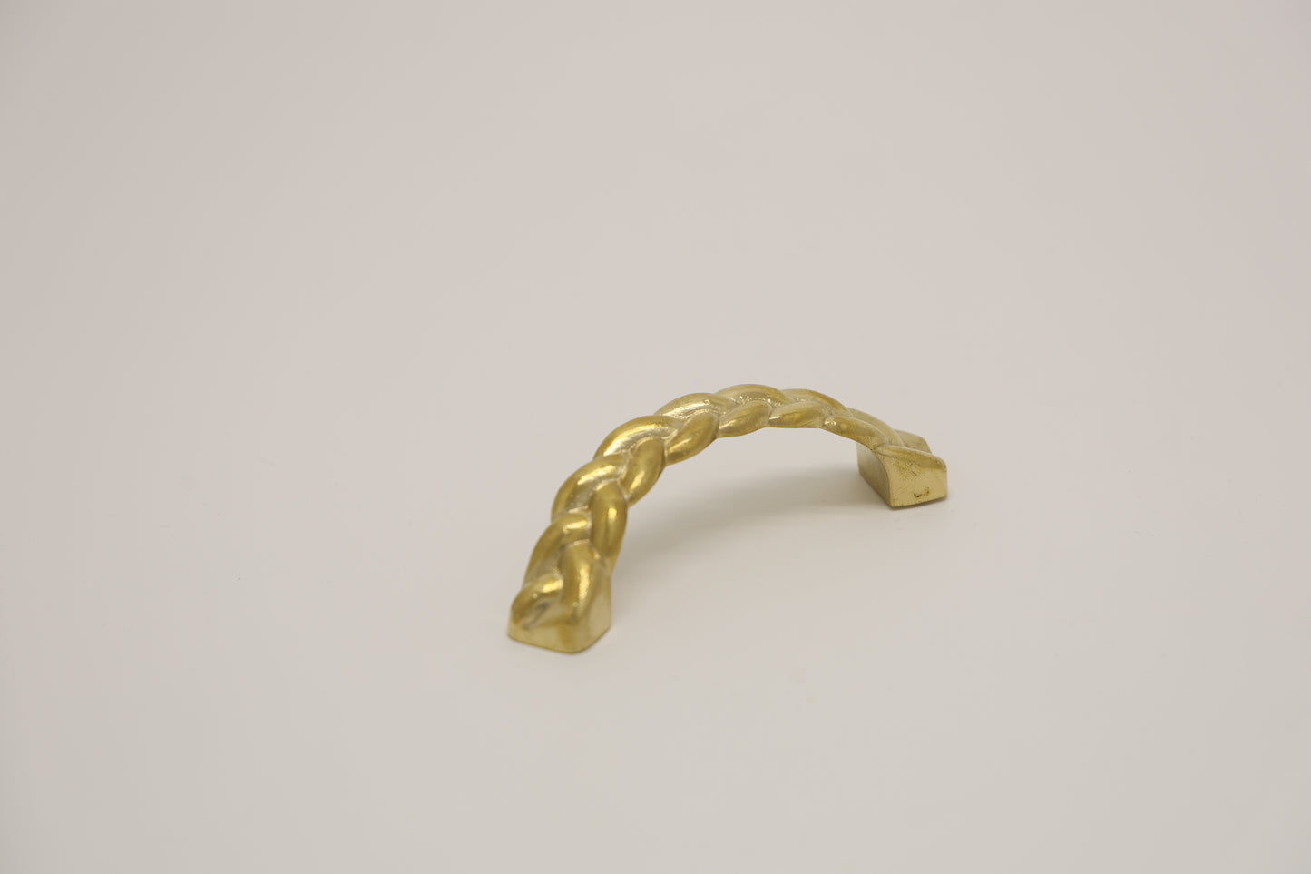 Fairy Knots Brass Pull – Whimsical Elegance in Every Curve