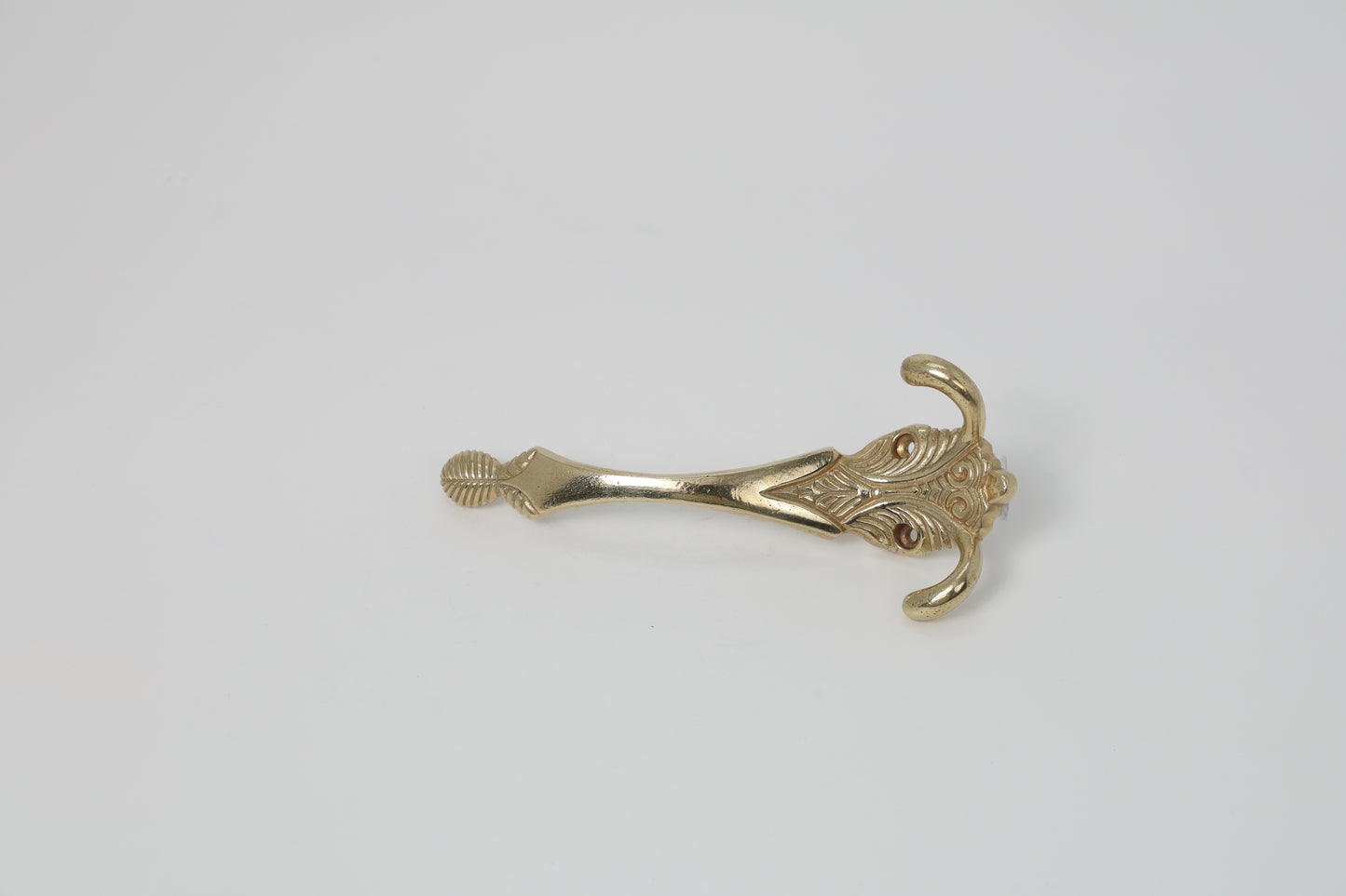 AeroSpan Brass Double Hook – Bold Design with Balanced Functionality